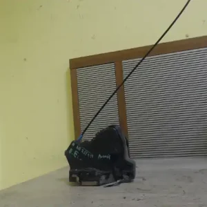 Árengedmény TOYOTA AVENSIS 03-07 Bal első ajtó zárszerkezet központi záras bontott alkatrész