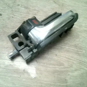 Exkluzív ajánlat TOYOTA AVENSIS 03-07 Bal első belső kilincs bontott alkatrész