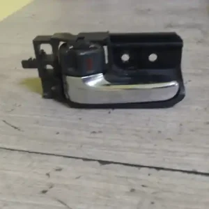 Legjobb ár TOYOTA AVENSIS 03-07 Bal első belső kilincs bontott alkatrész