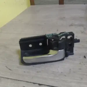 Kedvezmény TOYOTA AVENSIS 03-07 Jobb első belső kilincs bontott alkatrész