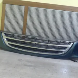 Vedd meg online TOYOTA AVENSIS 97-00 Hűtőrács díszrács bontott alkatrész