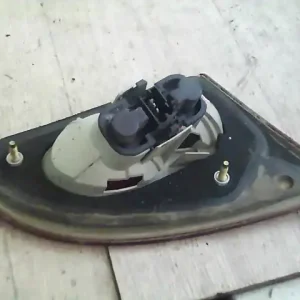 Exkluzív ajánlat TOYOTA AVENSIS 97-00 Jobb belső hátsó lámpa bontott alkatrész