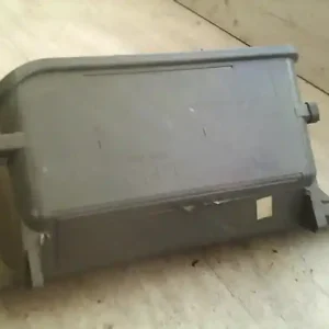 Vásárlói kedvenc TOYOTA AVENSIS 97-00 Kesztyűtartó bontott alkatrész