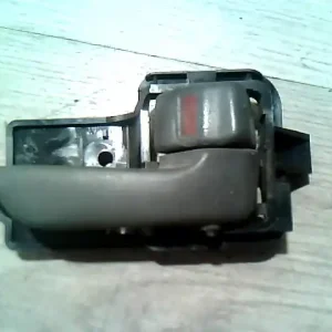 Gyors kiszállítás TOYOTA AVENSIS 97-00 Jobb első belső kilincs bontott alkatrész