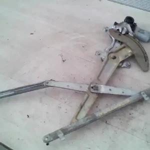 Akció TOYOTA Avensis Verso 2001.08.01-2009.03.31 Bal hátsó ablakemelő szerkezet elektromos bontott alkatrész