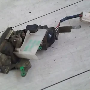 Bestseller TOYOTA CARINA E 92.04-97.07 Bal hátsó ajtó zárszerkezet központi záras bontott alkatrész