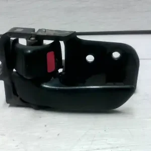 Azonnali szállítás TOYOTA CARINA E 92.04-97.07 Bal hátsó belső kilincs 4 ajtósbontott alkatrész