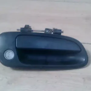 Exkluzív ajánlat TOYOTA CARINA E 92.04-97.07 Jobb első külső kilincsdugózárral, kulcs nélkül bontott alkatrész