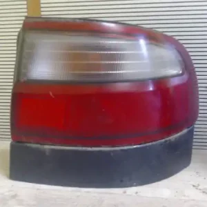 Gyors kiszállítás TOYOTA CARINA E 92.04-97.07 Jobb külső hátsó lámpa 4 ajtós bontott alkatrész