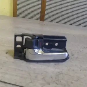 TOYOTA Corolla (E120) 2002.01.01-2004.05.31 Bal első belső kilincs bontott alkatrész Végkiárusítás