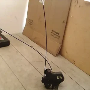 Exkluzív ajánlat TOYOTA Corolla (E120) 2002.01.01-2004.05.31 Bal hátsó ajtó zárszerkezet központi záras bontott alkatrész