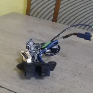 Vedd meg online TOYOTA Corolla (E120) 2002.01.01-2004.05.31 Csomagtér ajtó zárszerkezet központizáras bontott alkatrész