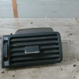 Legjobb ár TOYOTA Corolla (E120) 2002.01.01-2004.05.31 Szellőző jobb bontott alkatrész