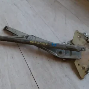 Azonnal elérhető TOYOTA COROLLA 97.05-99.09 Bal első ablakemelő szerkezet mechanikus 4 ajtós bontott alkatrész