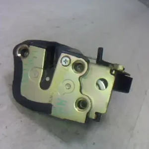 Biztonságos vásárlás TOYOTA COROLLA 97.05-99.09 Bal hátsó ajtó zárszerkezet mechanikus 4 ajtósbontott alkatrész