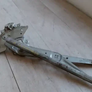 TOYOTA COROLLA 97.05-99.09 Jobb első ablakemelő szerkezet mechanikus 4 ajtós bontott alkatrész Gyors kiszállítás