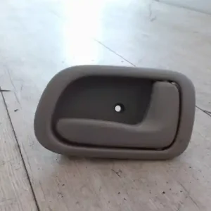 TOYOTA COROLLA 97.05-99.09 Jobb első belső kilincs 5 ajtós bontott alkatrész Vedd meg most