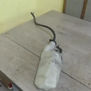 TOYOTA COROLLA 97.05-99.09 Kiegyenlítő tartály 1.3 i bontott alkatrész Vásárlói kedvenc