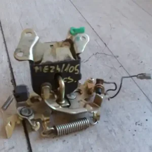 Végkiárusítás TOYOTA COROLLA 99.10-02.01 Csomagtér ajtó zárszerkezet 5 ajtós bontott alkatrész