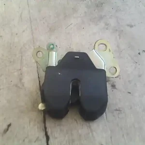 TOYOTA COROLLA 99.10-02.01 Csomagtérajtó zár ütköző bontott alkatrész Biztonságos fizetés