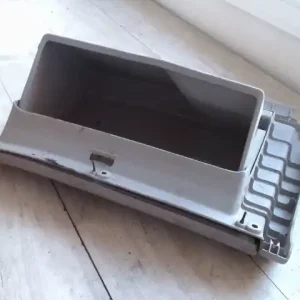 Újdonság TOYOTA COROLLA 99.10-02.01 Kesztyűtartó bontott alkatrész