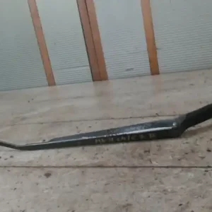 TOYOTA COROLLA AE/EE 92.05-97.04 Ablaktörlő kar bal első bontott alkatrész Olcsó