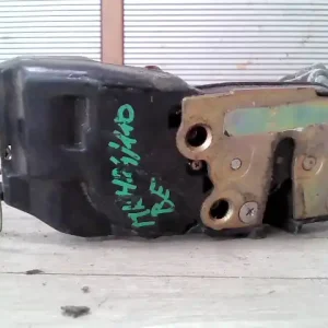 TOYOTA COROLLA AE/EE 92.05-97.04 Bal első ajtó zárszerkezet központi záras ferdehátú kivitel 5 ajtós bontott alkatrész Kedvezmény