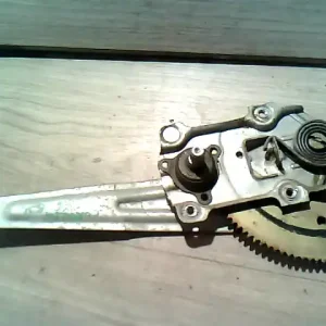 TOYOTA COROLLA AE/EE 92.05-97.04 Bal hátsó ablakemelő szerkezet mechanikus bontott alkatrész Vedd meg online