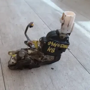 TOYOTA COROLLA AE/EE 92.05-97.04 Bal hátsó ajtó zárszerkezet központi záras kombi bontott alkatrész Biztonságos fizetés