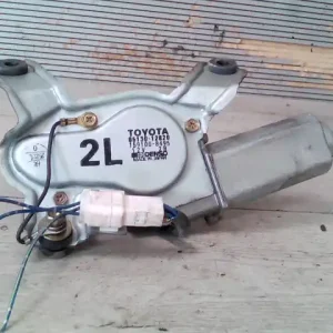 TOYOTA COROLLA AE/EE 92.05-97.04 Ablaktörlő motor hátsó ferdehátú kivitel 5 ajtós bontott alkatrész Kihagyhatatlan ajánlat