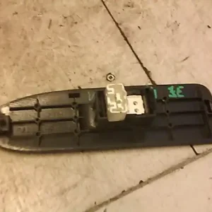 Kihagyhatatlan ajánlat TOYOTA COROLLA AE/EE 92.05-97.04 Jobb első ablakemelő kapcsoló bontott alkatrész