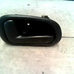 Utolsó esély TOYOTA COROLLA AE/EE 92.05-97.04 Bal hátsó belső kilincs bontott alkatrész