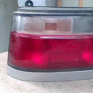 Különleges ajánlat TOYOTA COROLLA AE/EE 92.05-97.04 Bal hátsó lámpa bontott alkatrész