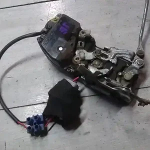 Azonnali szállítás TOYOTA COROLLA AE/EE 92.05-97.04 Jobb első ajtó zárszerkezet központizáras bontott alkatrész