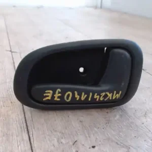 TOYOTA COROLLA AE/EE 92.05-97.04 Jobb első belső kilincs kombi bontott alkatrész Népszerű