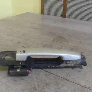 Bestseller TOYOTA COROLLA E120 04.06-07.01 Bal első külső kilincs 5 ajtós bontott alkatrész