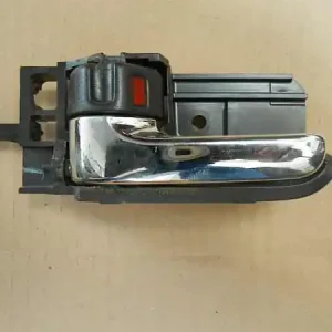 TOYOTA COROLLA E120 04.06-07.01 Bal hátsó belső kilincs bontott alkatrész Bestseller