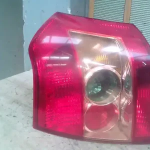 Vedd meg most TOYOTA COROLLA E120 04.06-07.01 Bal hátsó lámpa 5 ajtós bontott alkatrész