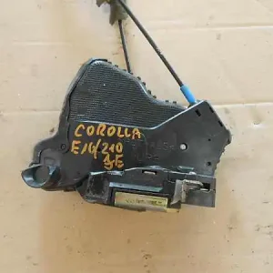 Kiárusítás TOYOTA COROLLA E120 04.06-07.01 Jobb első ajtó zárszerkezet központizáras bontott alkatrész