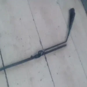 Kihagyhatatlan ajánlat TOYOTA COROLLA E80 83-87 Ablaktörlő kar hátsó 3 ajtós bontott alkatrész