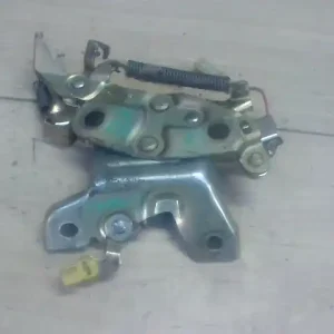 Kiárusítás TOYOTA COROLLA E80 83-87 Csomagtér ajtó zárszerkezet 3 ajtós bontott alkatrész