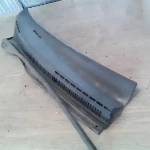 Alacsony ár TOYOTA COROLLA E120 04.06-07.01 Jobb levélrács bontott alkatrész