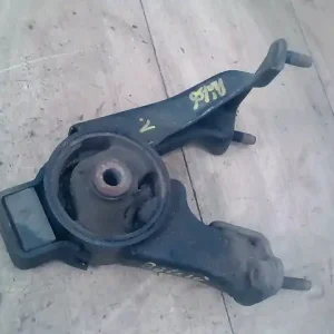 Korlátozott ajánlat TOYOTA COROLLA E120 04.06-07.01 Motortartó bak hátsó alsó bontott alkatrész