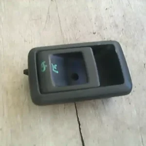 Utolsó esély TOYOTA COROLLA E90 87-92 Jobb első belső kilincs bontott alkatrész