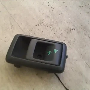 Utolsó esély TOYOTA COROLLA E90 87-92 Jobb hátsó belső kilincs bontott alkatrész