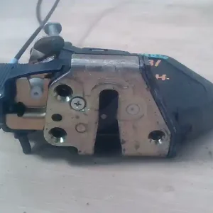 TOYOTA Corolla Verso 02.01.01-04.05.31 Bal hátsó ajtó zárszerkezet központi záras bontott alkatrész Exkluzív ajánlat