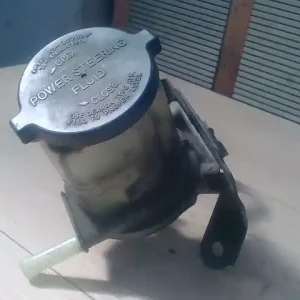 Csak ma TOYOTA Corolla Verso 02.01.01-04.05.31 Szervóolaj tartály 2.0d4d bontott alkatrész