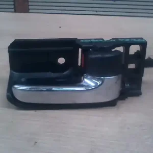 Árengedmény TOYOTA Corolla Verso 02.01.01-04.05.31 Jobb hátsó belső kilincs bontott alkatrész