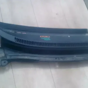 Biztonságos fizetés TOYOTA Corolla Verso 02.01.01-04.05.31 Jobb levélrács bontott alkatrész