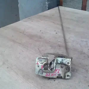 Árcsökkenés TOYOTA HIACE 95- Bal tolóajtó zárszerkezet bontott alkatrész